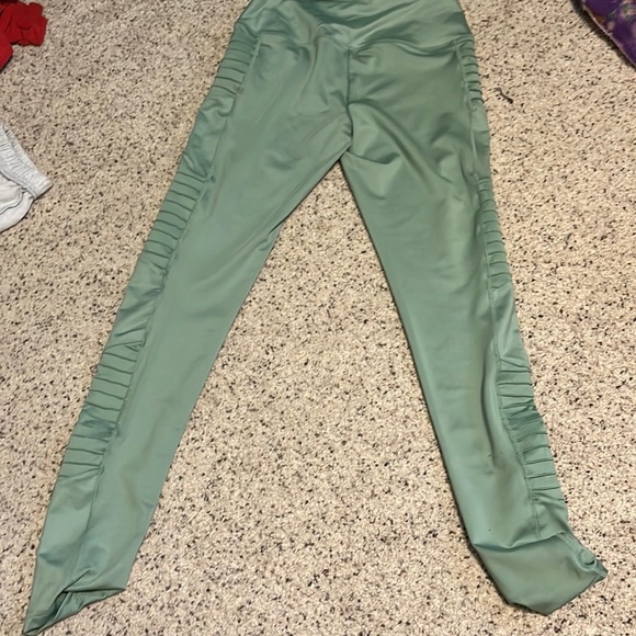 Ruby Ribbon Green Leggings - Picture 1 of 3